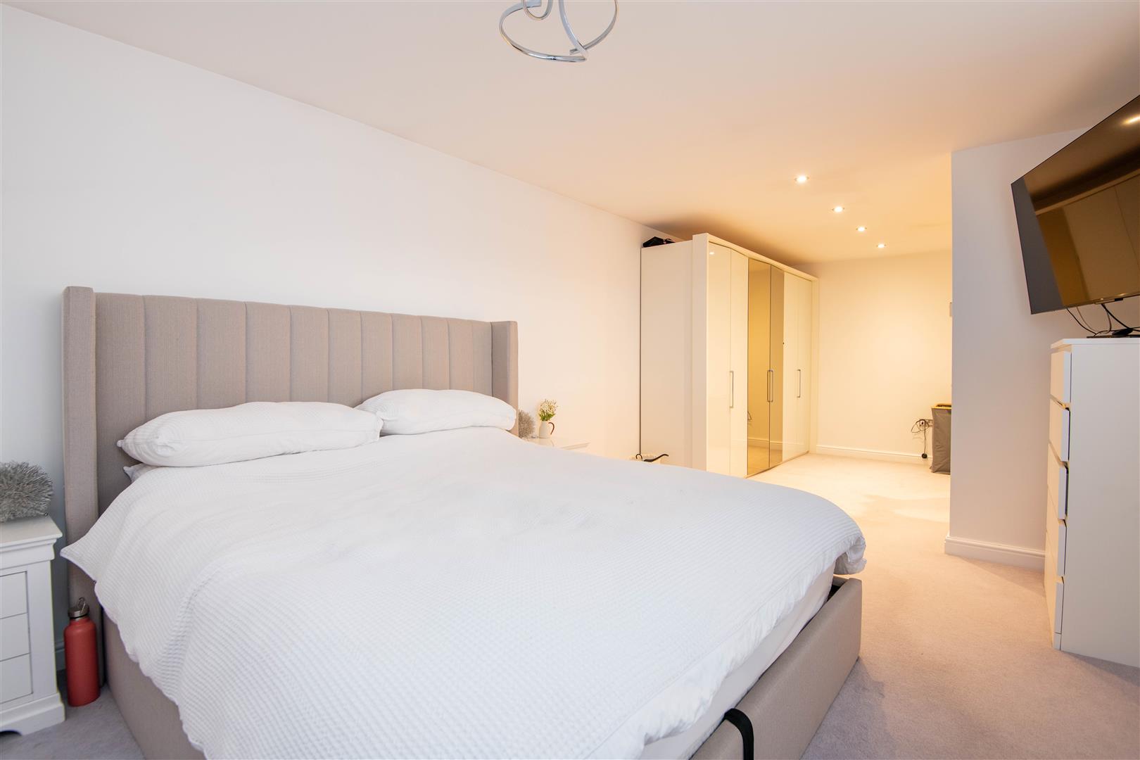 4 bed property in Swallowfield, Preston